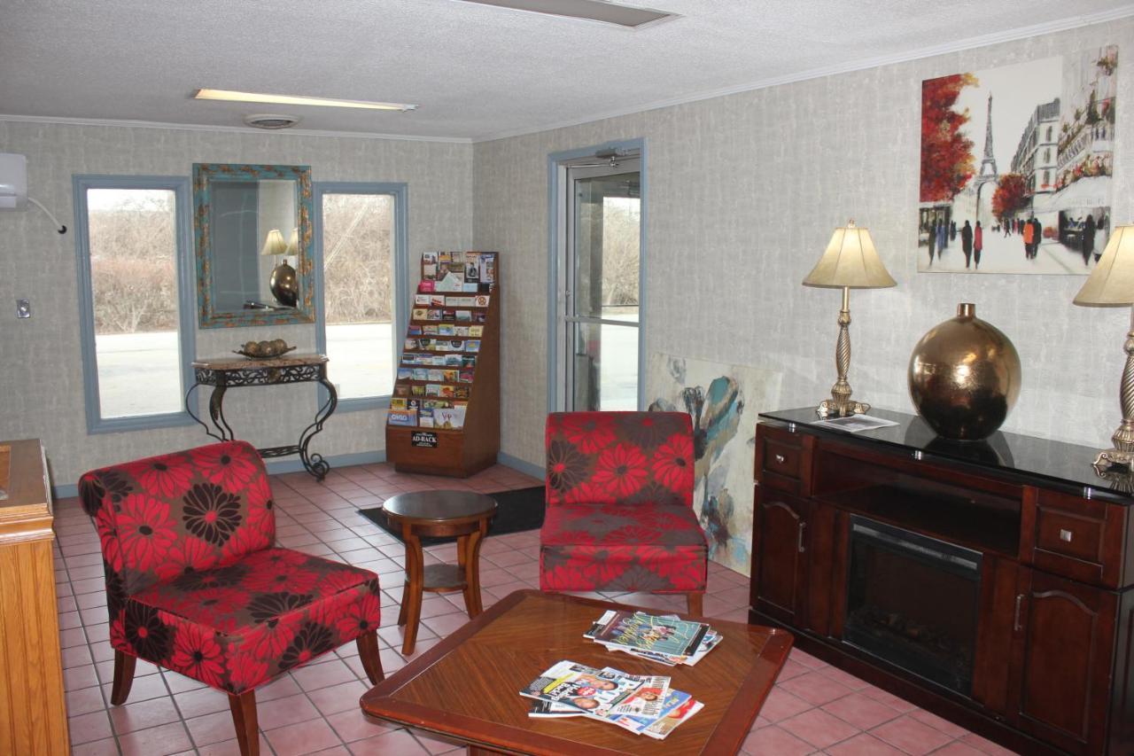 Red Carpet Inn - Louisville Esterno foto