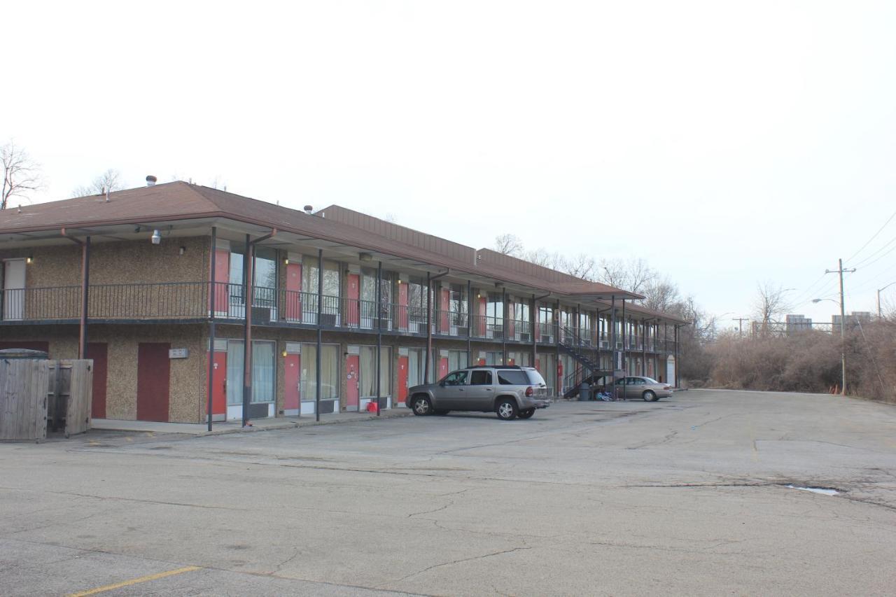 Red Carpet Inn - Louisville Esterno foto