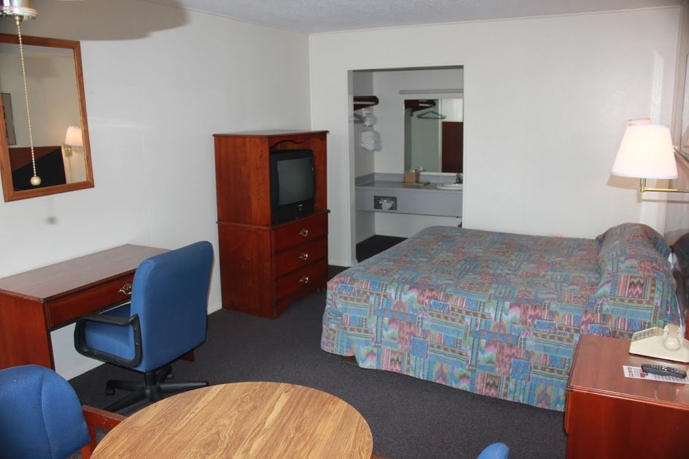 Red Carpet Inn - Louisville Esterno foto