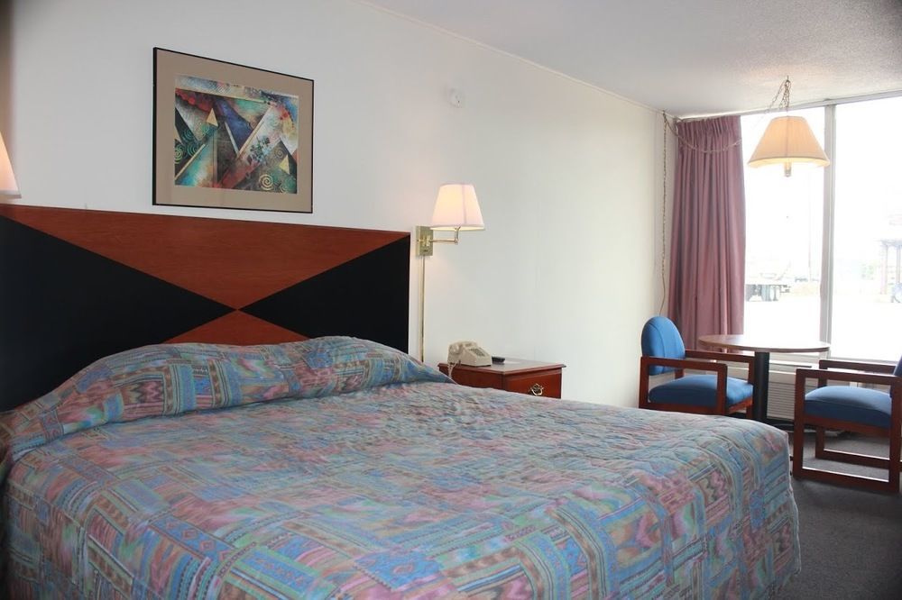 Red Carpet Inn - Louisville Esterno foto