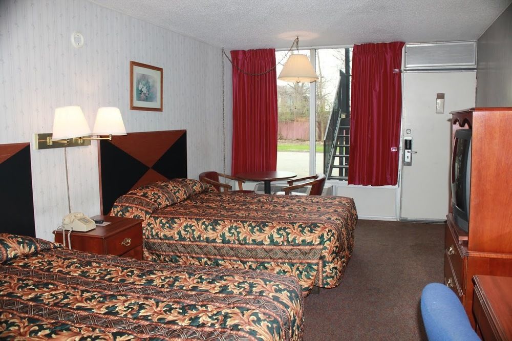 Red Carpet Inn - Louisville Esterno foto