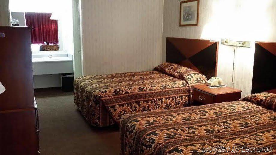 Red Carpet Inn - Louisville Esterno foto